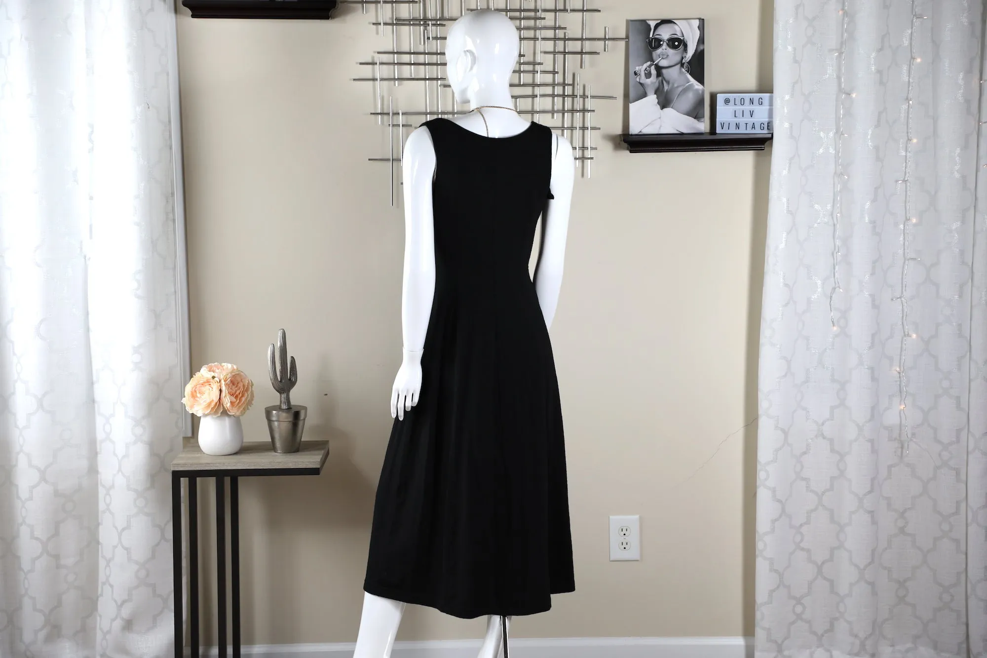 90s Friends Dress (Fits up to a Large)