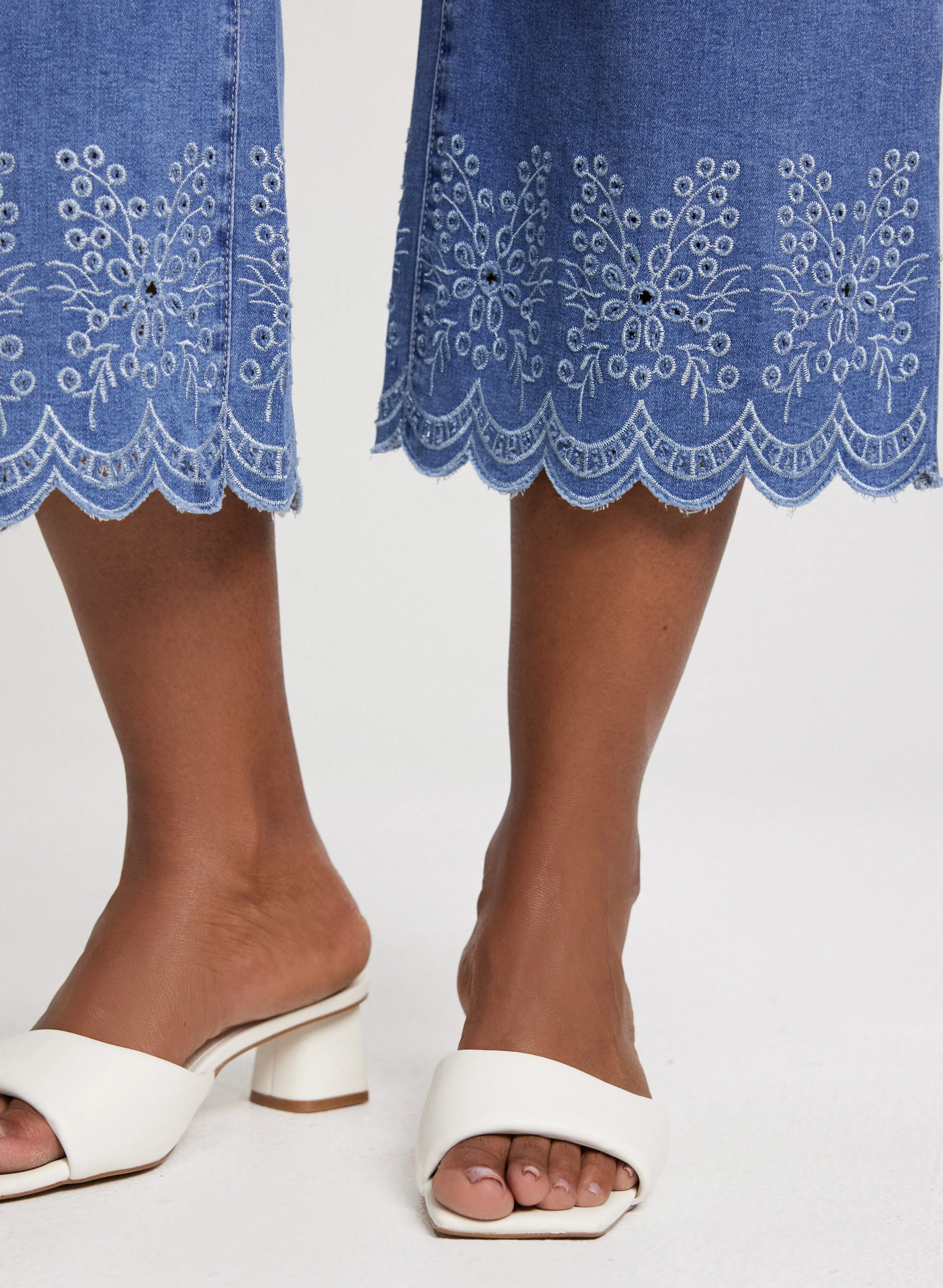 Embroidered Hem Culotte Jeans
