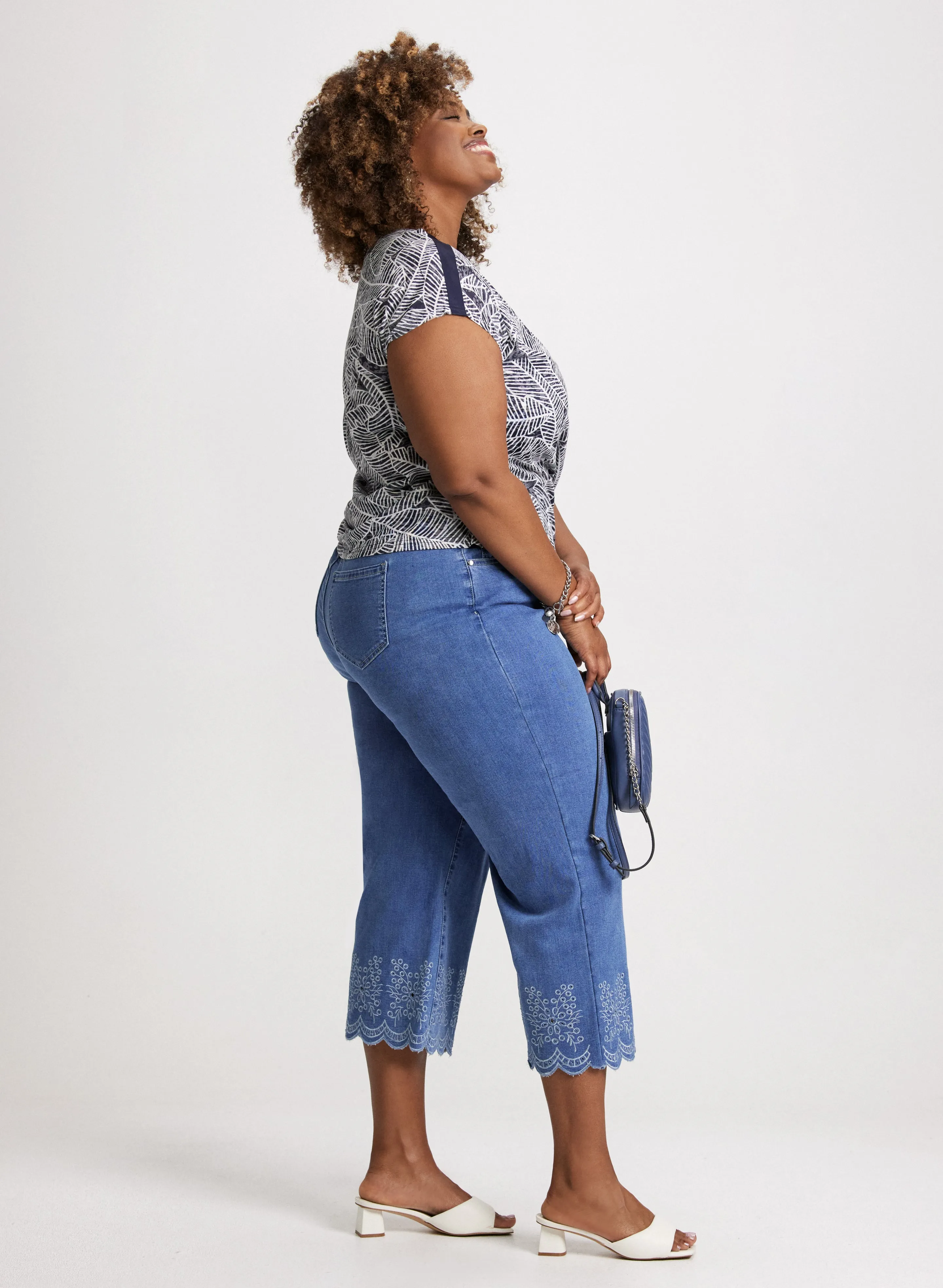 Embroidered Hem Culotte Jeans