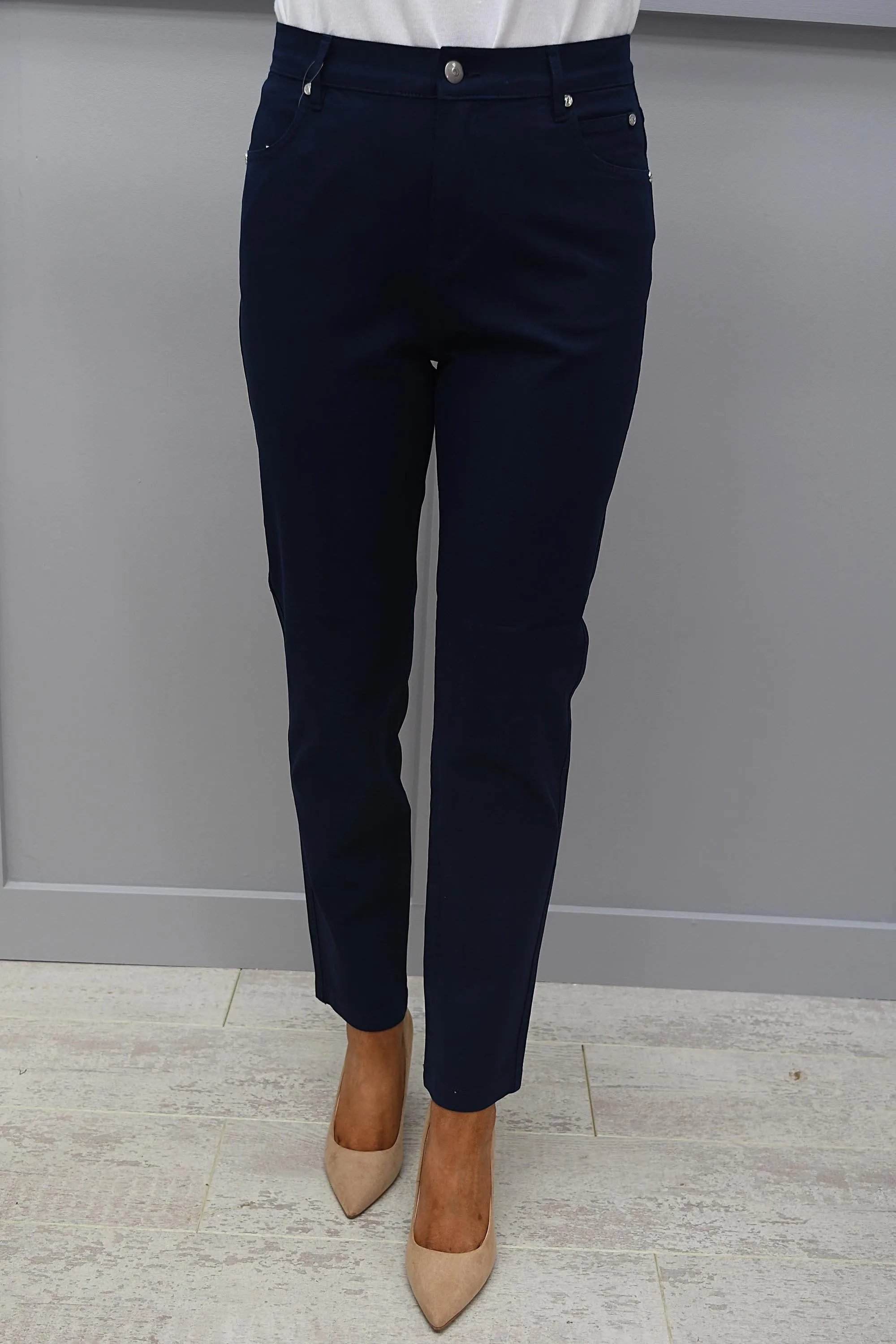 Certainly! Heres an optimized title for the product:

Stylish Marble Wash Navy High-Rise Jeans - Classic Fit, Womens Denim - Model 2400 103