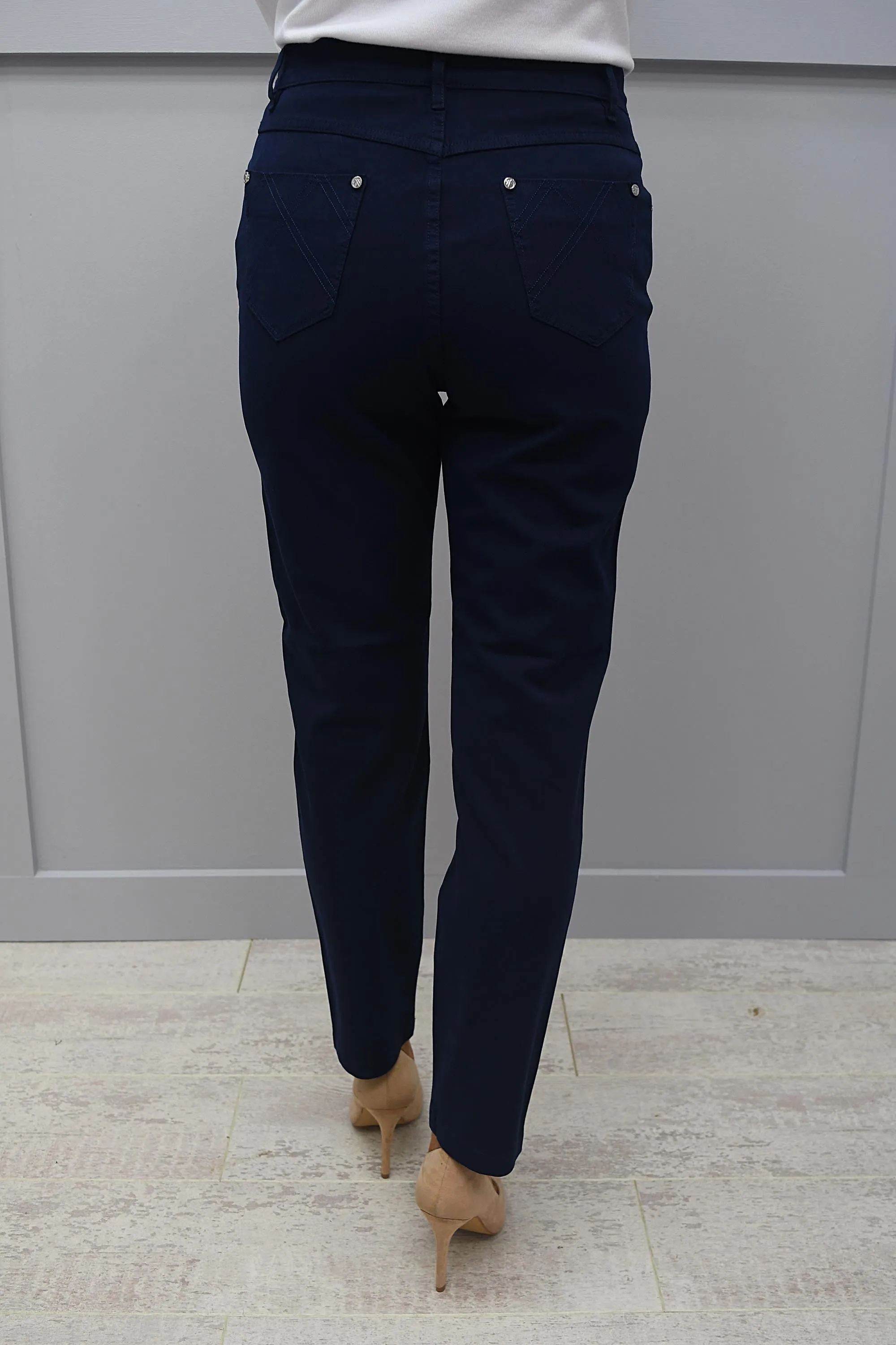 Certainly! Heres an optimized title for the product:

Stylish Marble Wash Navy High-Rise Jeans - Classic Fit, Womens Denim - Model 2400 103
