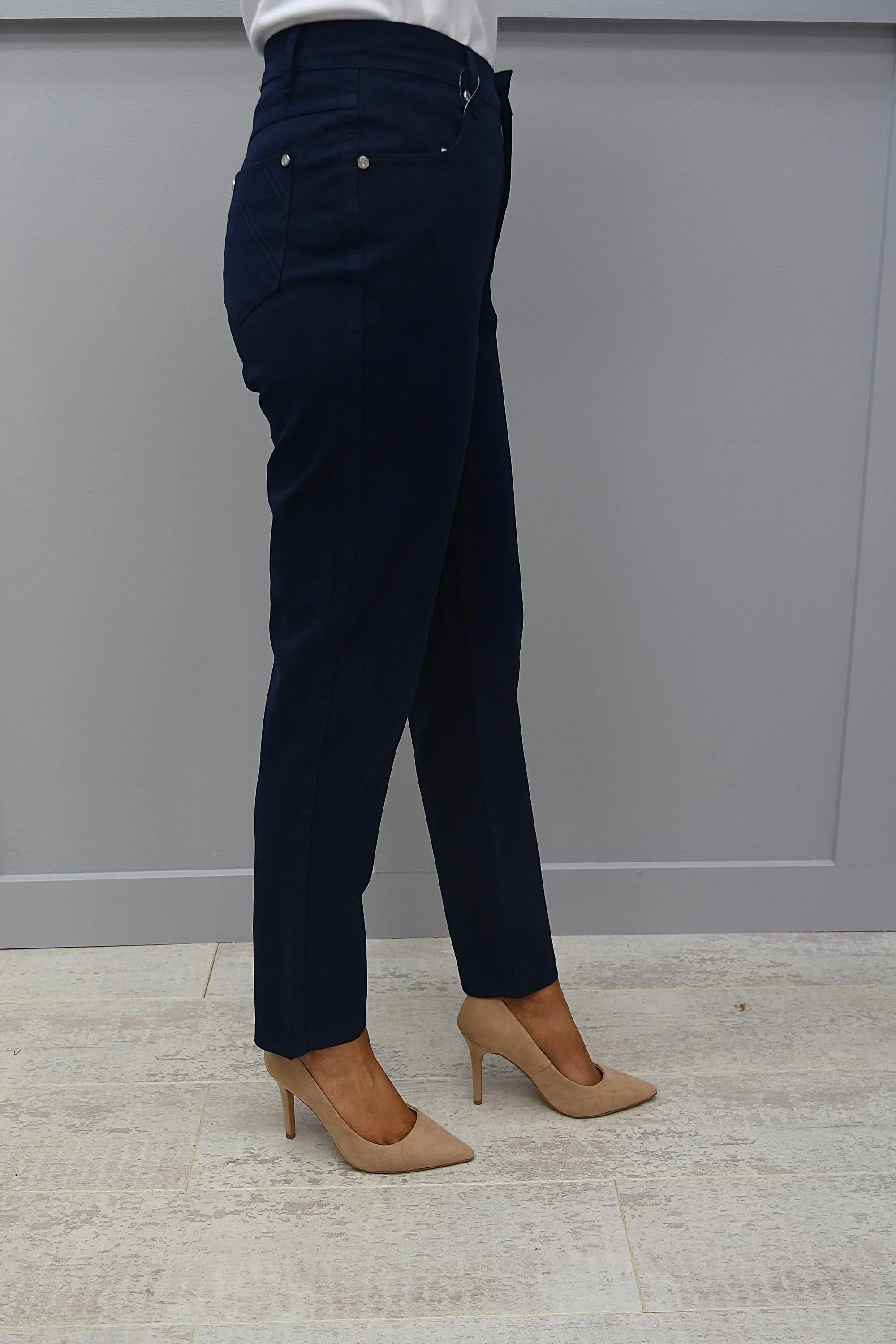 Certainly! Heres an optimized title for the product:

Stylish Marble Wash Navy High-Rise Jeans - Classic Fit, Womens Denim - Model 2400 103