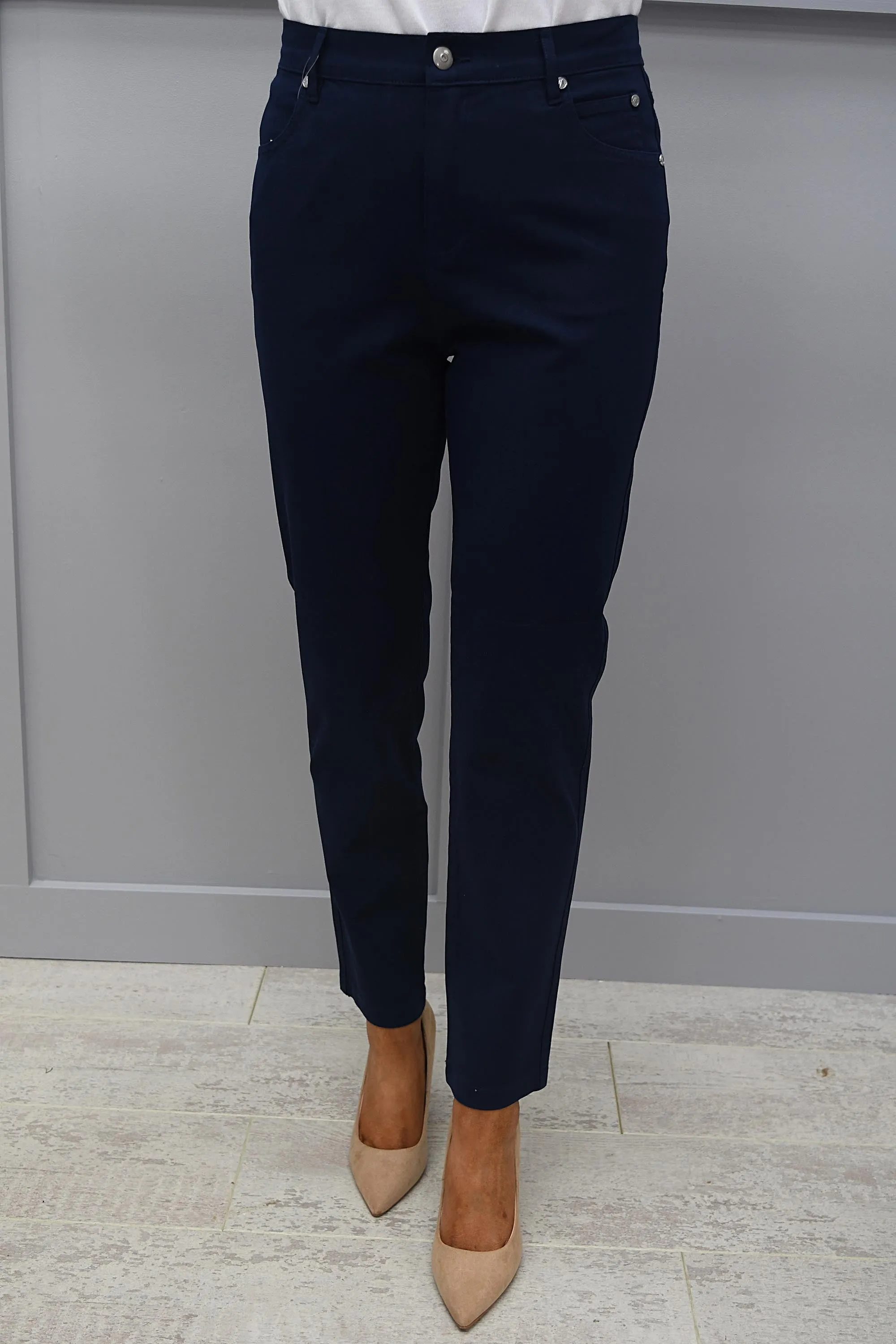 Certainly! Heres an optimized title for the product:

Stylish Marble Wash Navy High-Rise Jeans - Classic Fit, Womens Denim - Model 2400 103